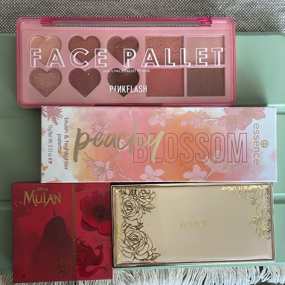 4 blush / blush palettes bundle - Picture 2 of 9